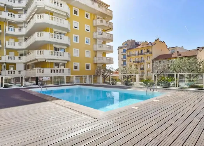 4-person - Air Conditioning And Pool 公寓
