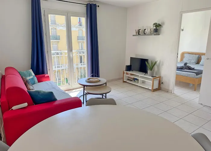4-person - Air Conditioning And Pool 公寓