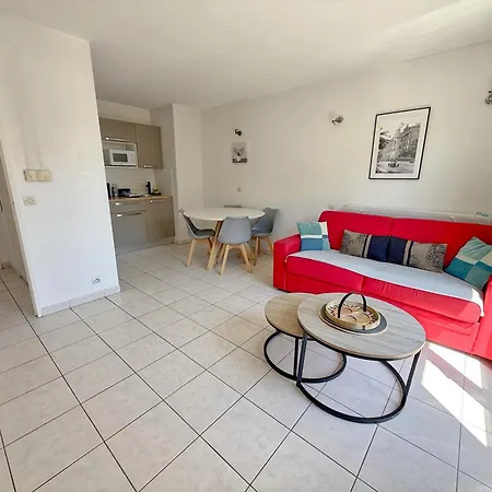 4-person - Air Conditioning And Pool Апартаменты *