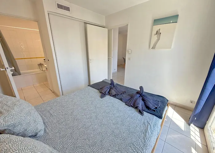 4-person - Air Conditioning And Pool *