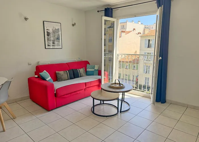 Апартаменты 4-person - Air Conditioning And Pool *