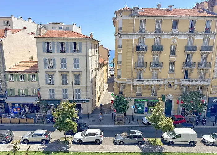 4-person - Air Conditioning And Pool Niza