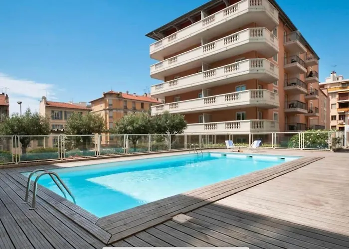 4-person - Air Conditioning And Pool Niza