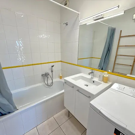 4-person - Air Conditioning And Pool 公寓